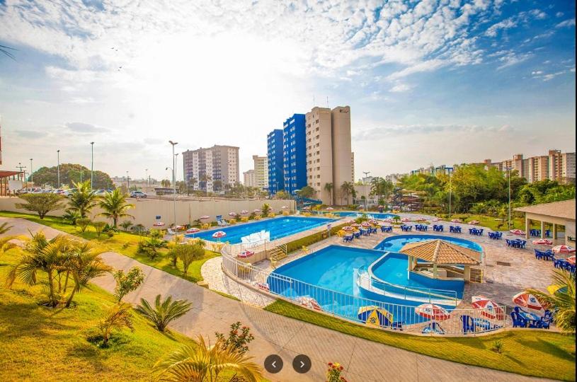 Caldas Novas, Golden Dolphin Express