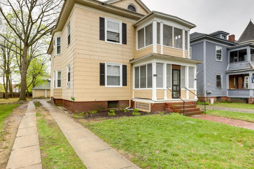 Springfield Vacation Rental Near MCM Springfield!