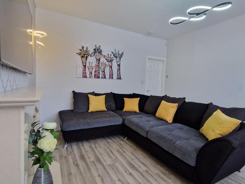 The Dougill - Fresh place to stay in Bolton - 5 Beds, 3 Bedrooms