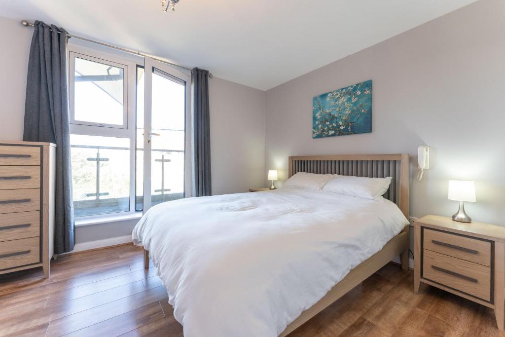 Luxury 2 Bed Apartment Parking by NEC & Solihull