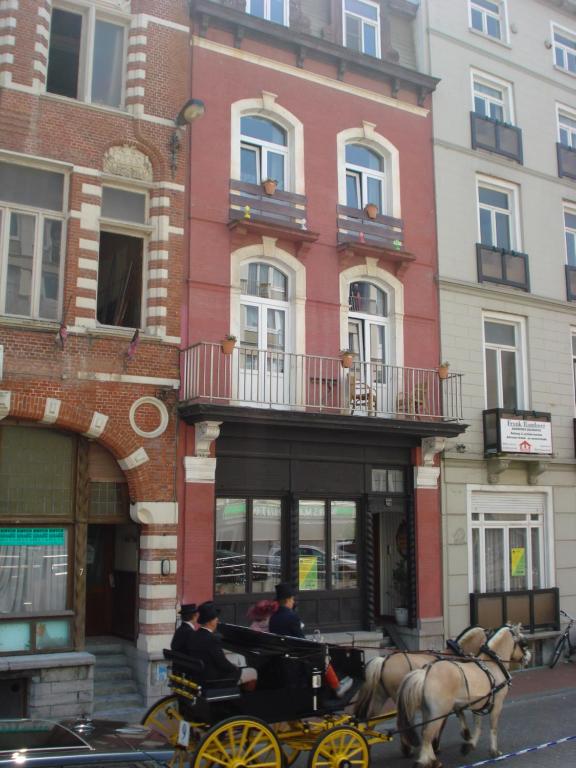 "Chez Ba'Nus"