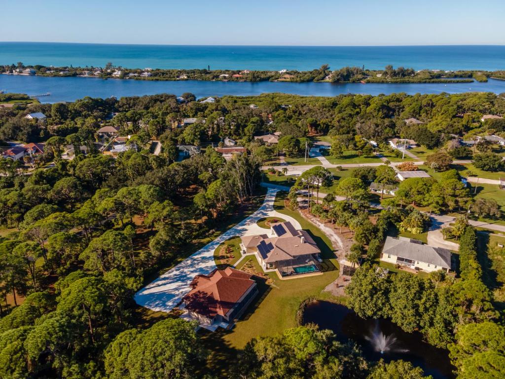 Short term vacation rental luxury B&B CTH
