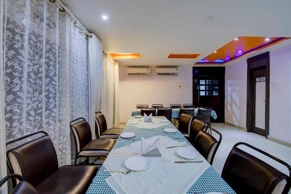 OYO Flagship Hotel Sunraj