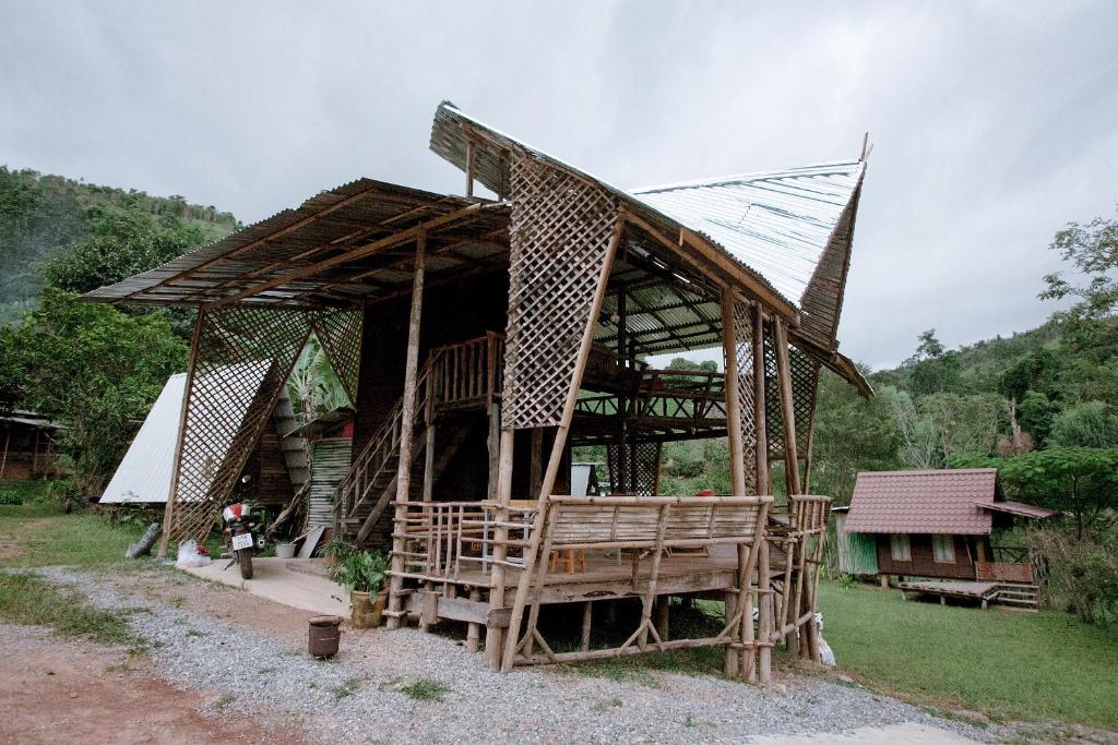 khaokhopimphupha farmstay เขาค้อพิมภูผาฟาร์มสเตย์ ไม่มีไฟฟ้า,น้ำจากน้ำตกธรรมชาติ