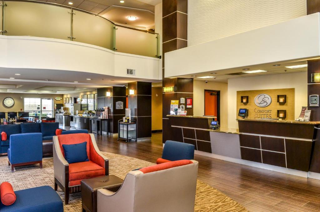 Comfort Suites