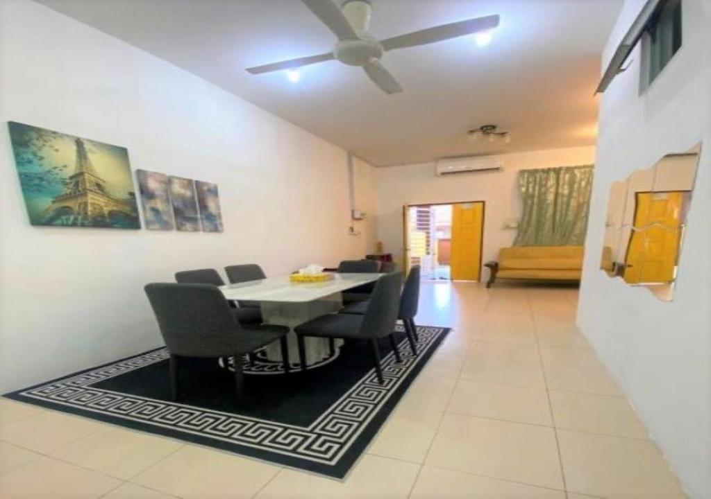 Samarahan Homestay 3-bedrooms house