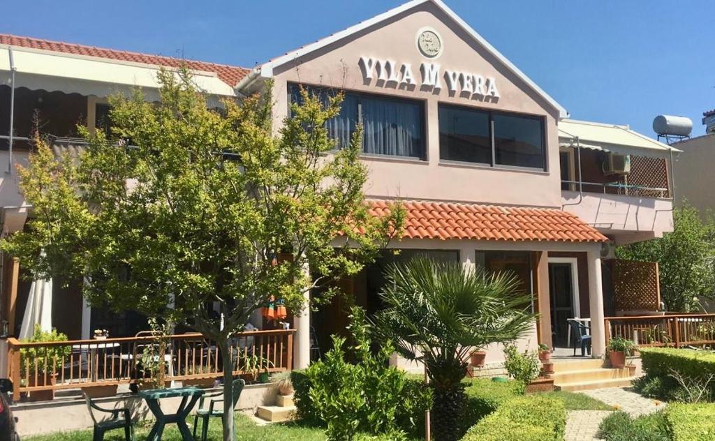 Vila M Vera Studios and Apartments