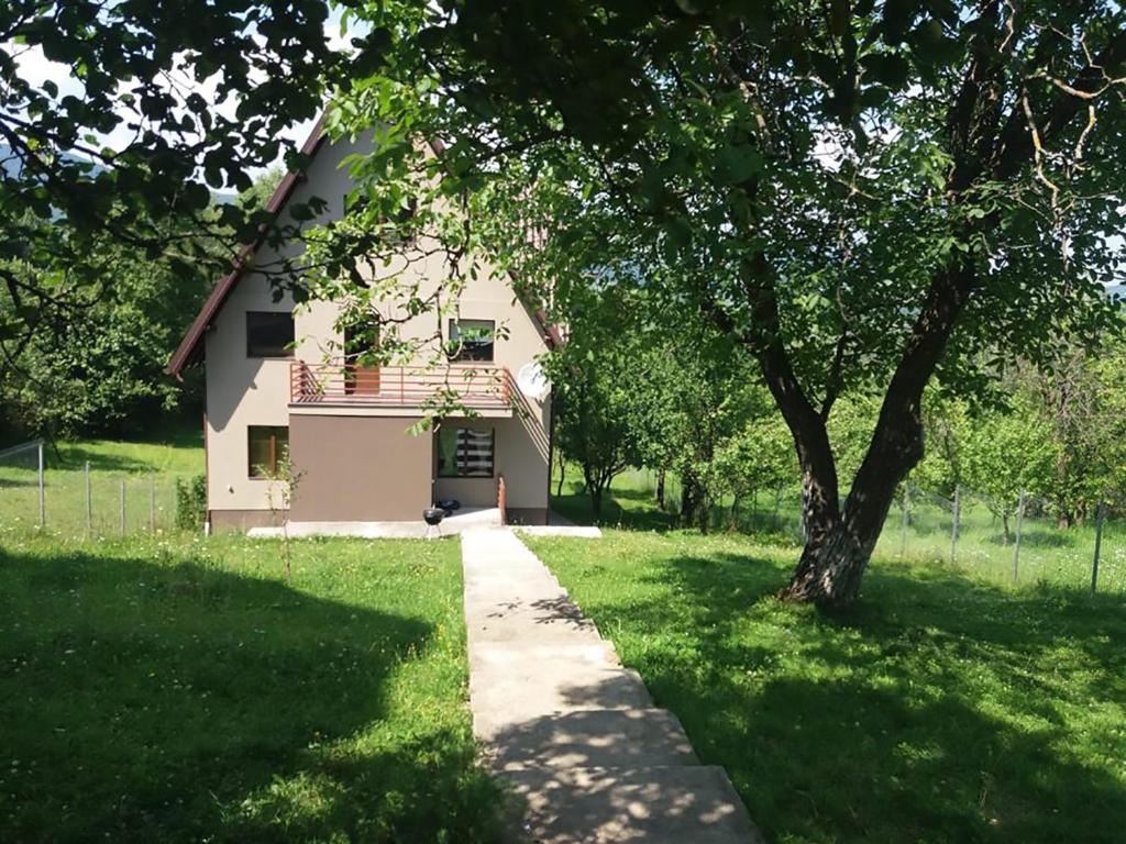 Puzzle House and Nature