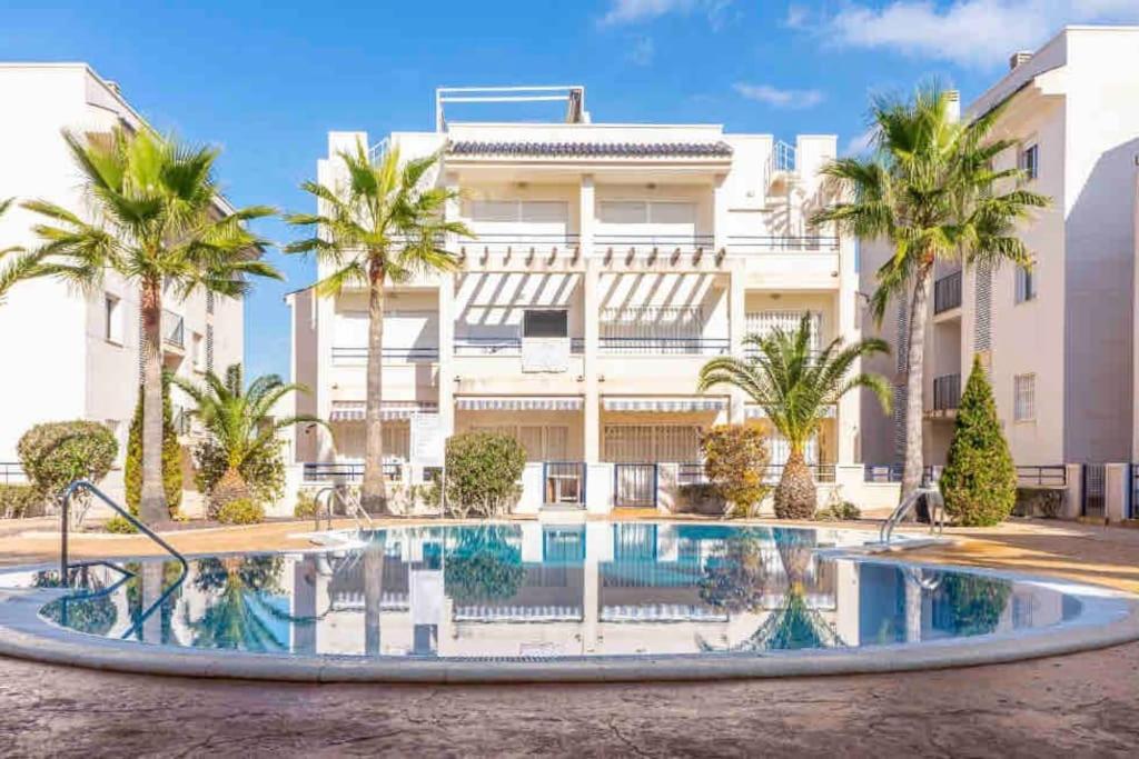 La Veleta Palms & Seaside Oasis