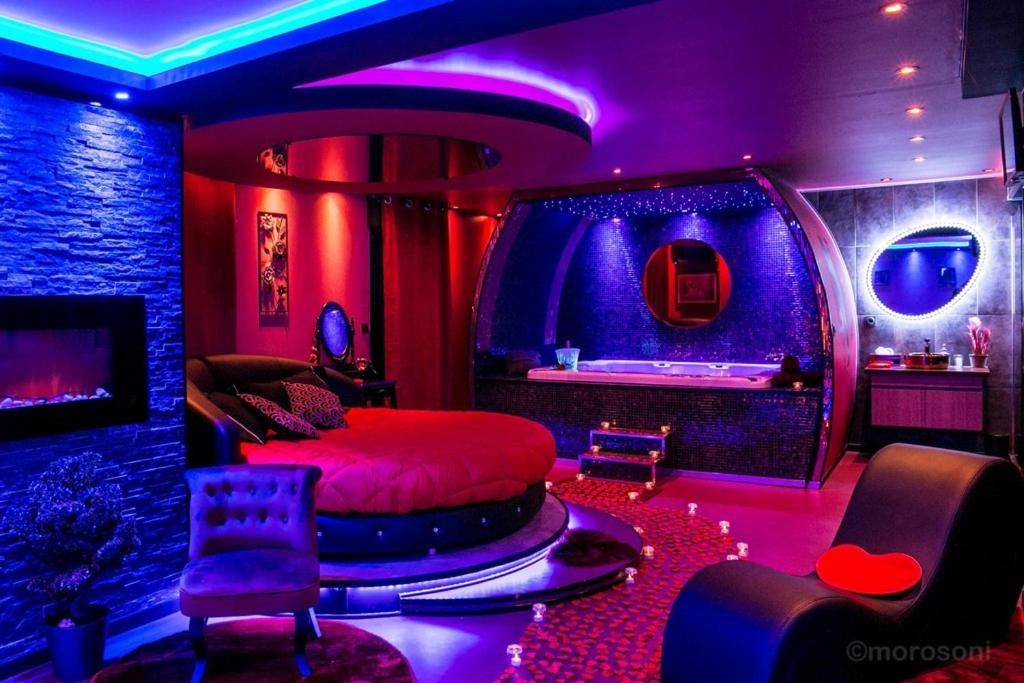L'Insolite Spa Privatif ''Suite Luxueuse-Jacuzzi"