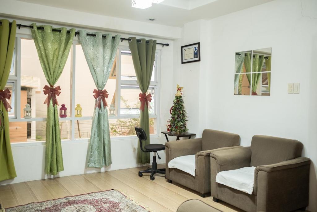 The Greens Home & Garden - ENTIRE 3RD FLOOR