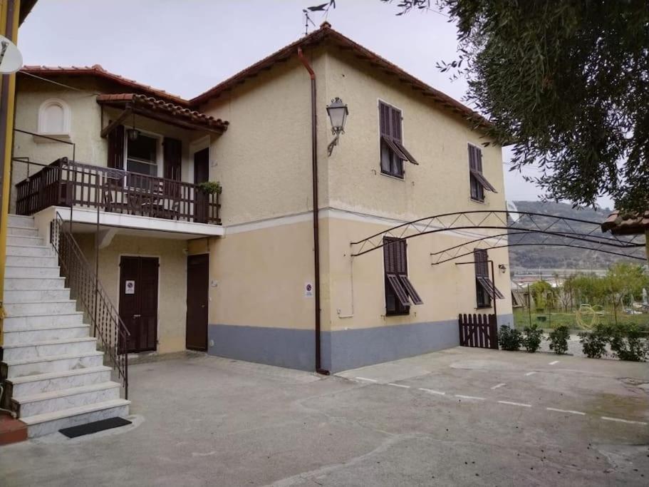 Casa Sveva, a pochi passi dalle spiagge e dal centro di Arma di Taggia.