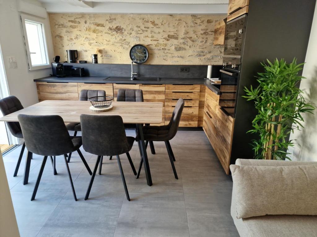 maison de ville au calme d'une rue piétonne