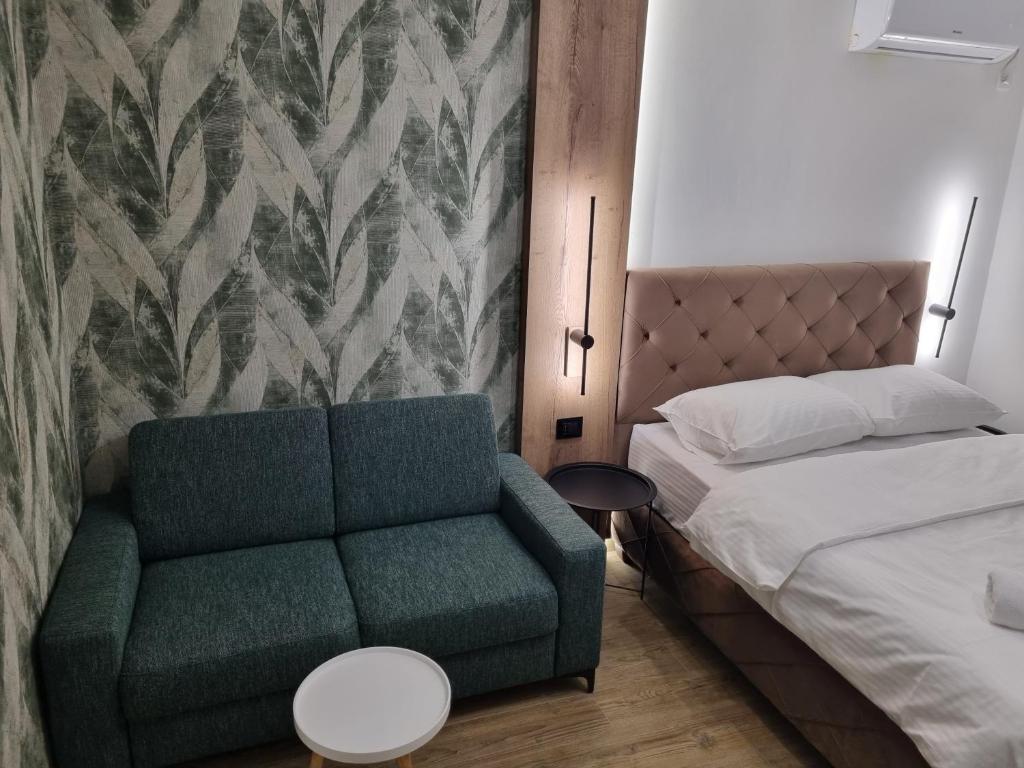 M Lux Apartments