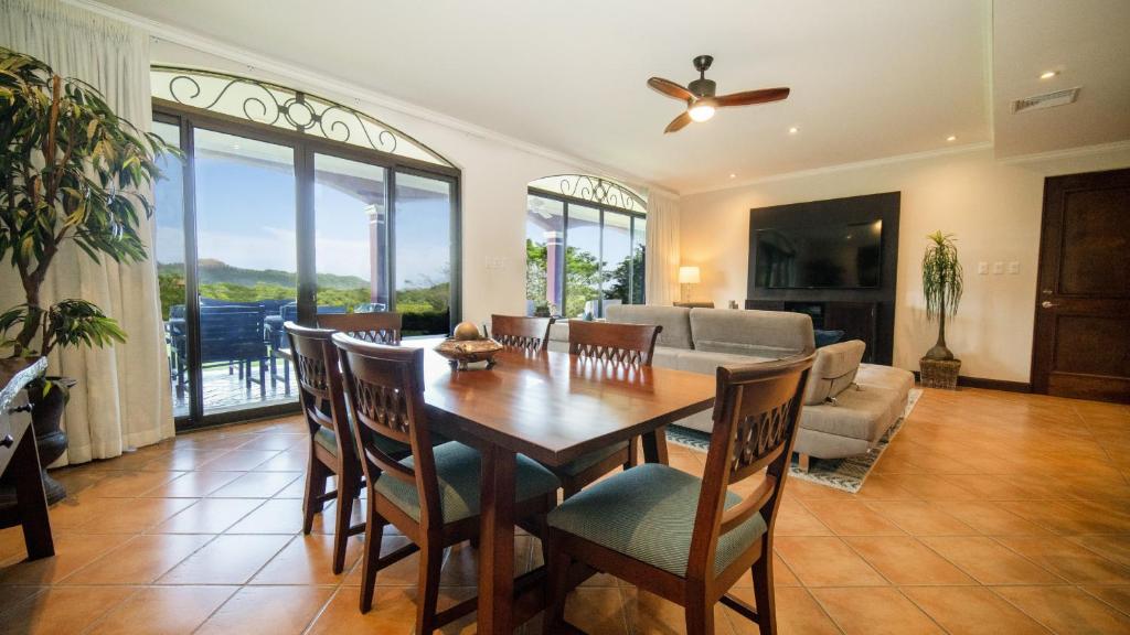 Boungainvillea 7105 Luxury Apartment - Reserva Conchal