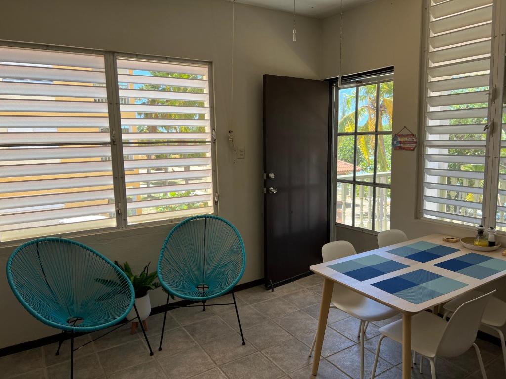 2-BR Modern Oceanfront Apt Steps from Playa Sucia