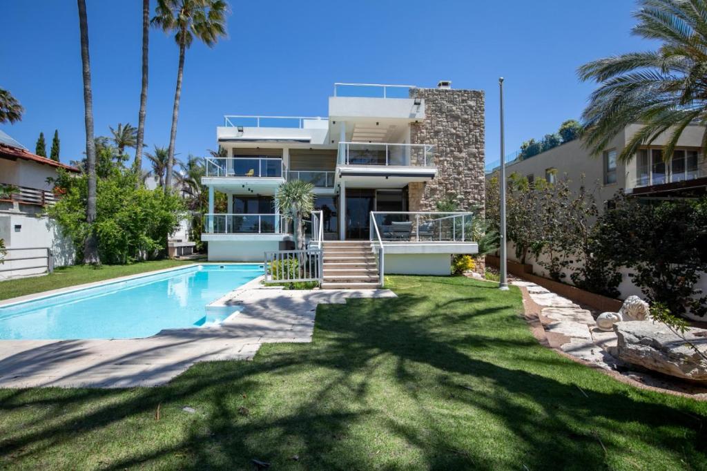 The Palm Villa