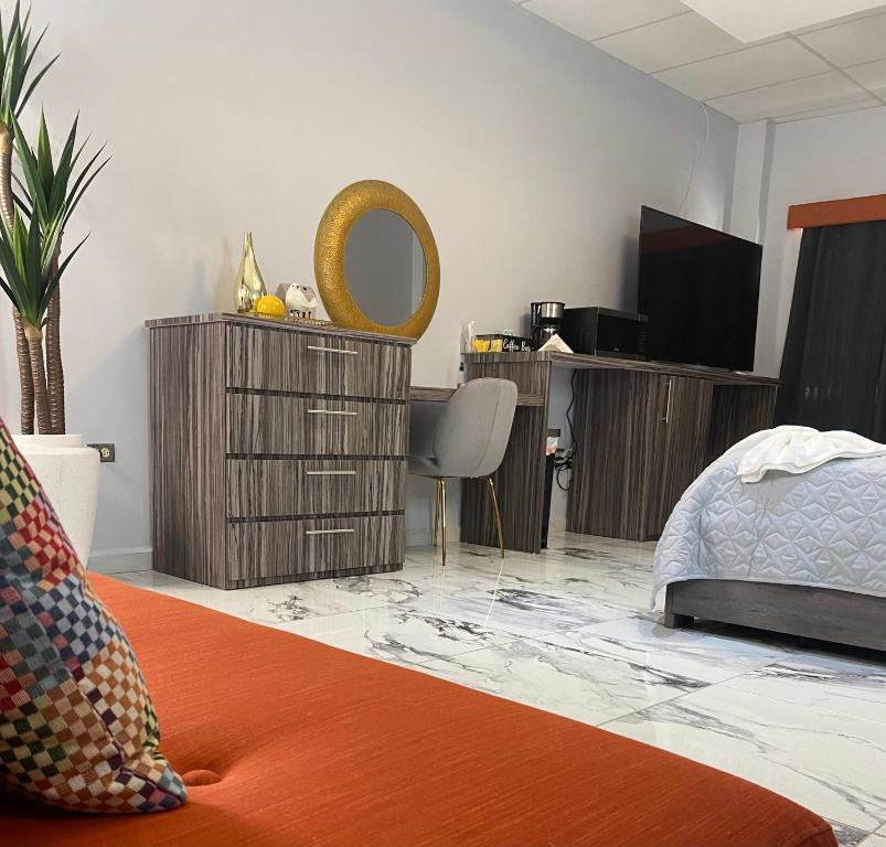 Itza-Bella Suites