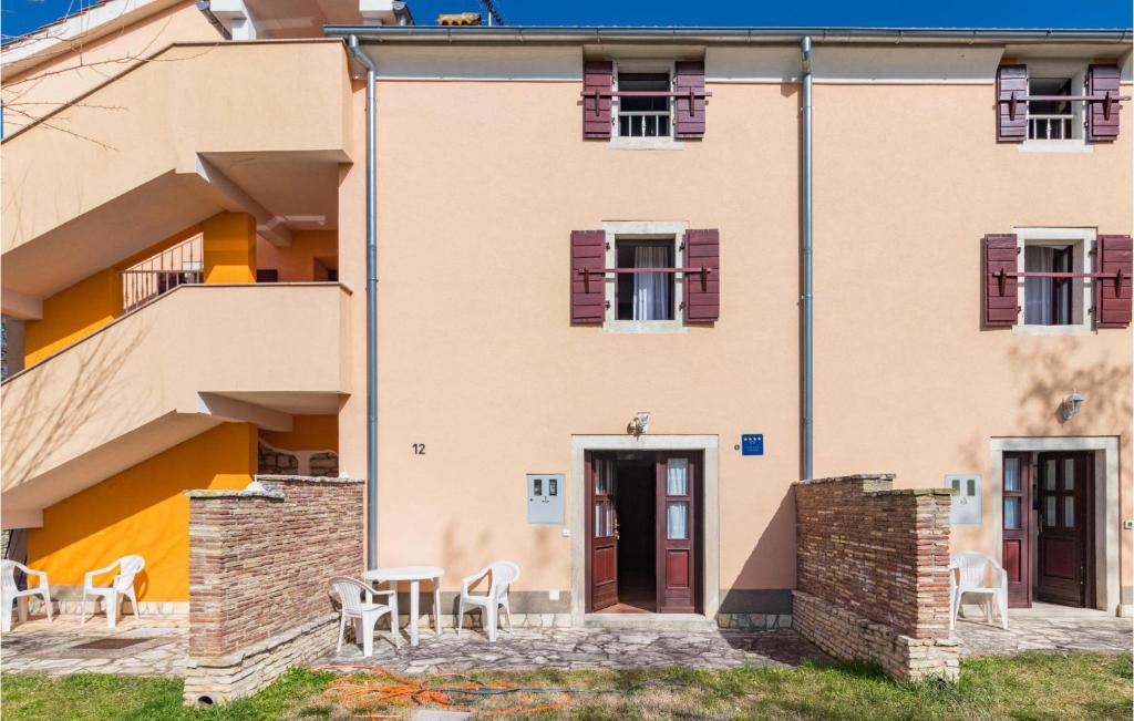 Beautiful Home In Bale With 1 Bedrooms And Wifi