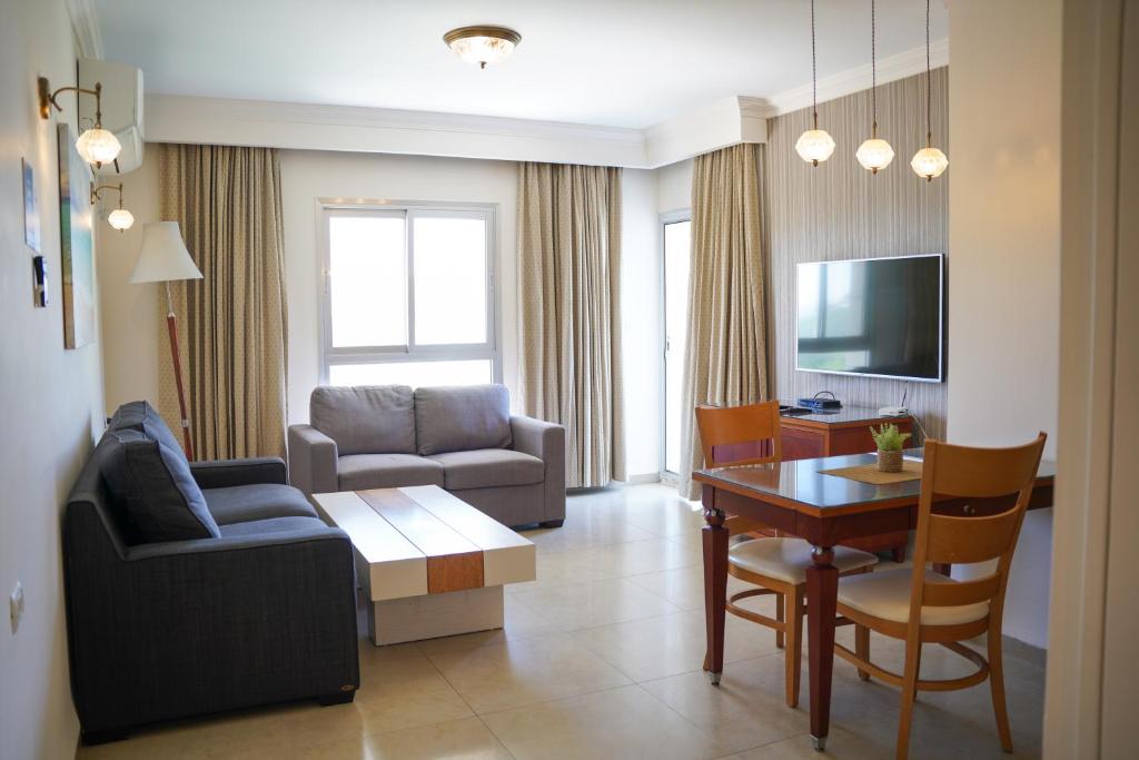 LALA YAM Achziv Beach ללה ים חוף אכזיב