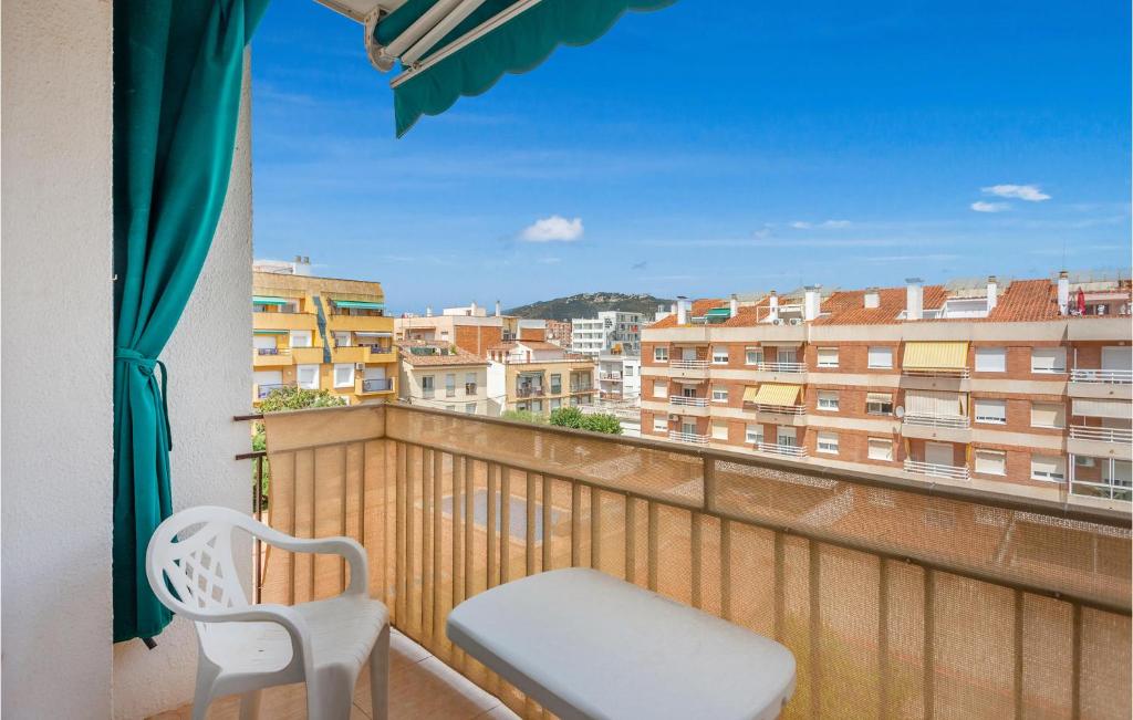 Awesome Apartment In Pineda De Mar With Wifi And 3 Bedrooms