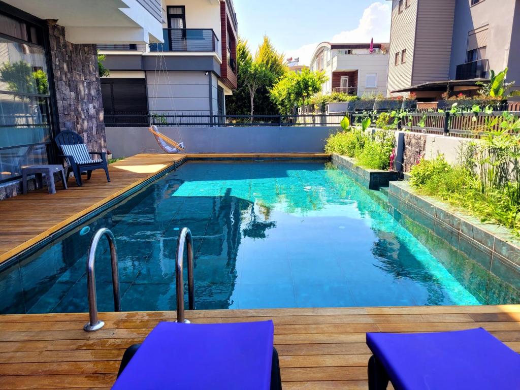 Oldskool Villas & Suites