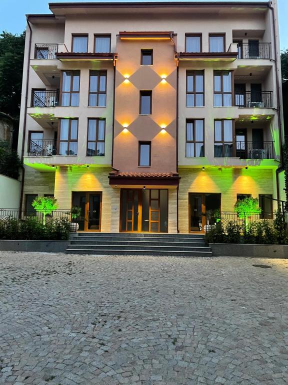 Odrys Apartments
