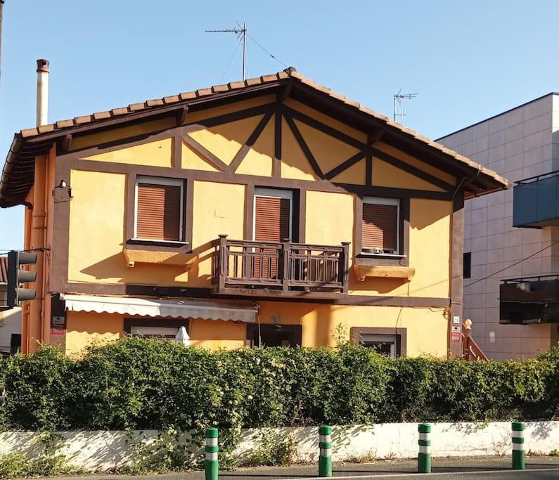 Preciosa casa bi-familiar al lado de Donosti.