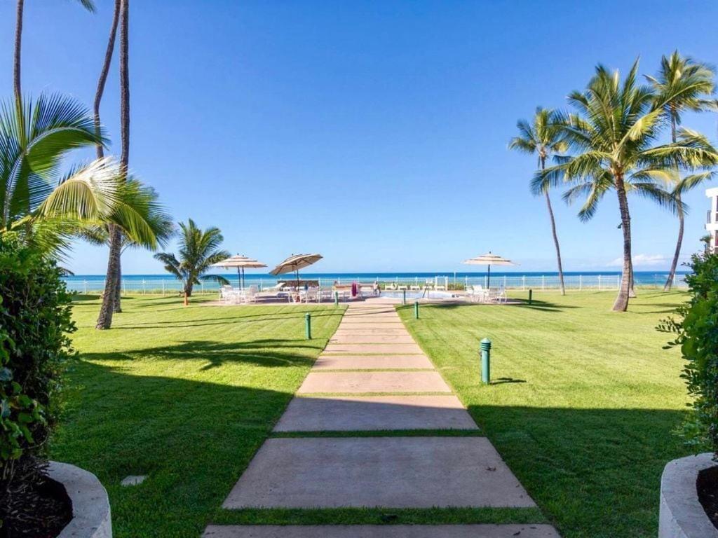 ***SERENDIPITY ON THE MOANA - Legal & Oceanfront - Great for Work & Play!***