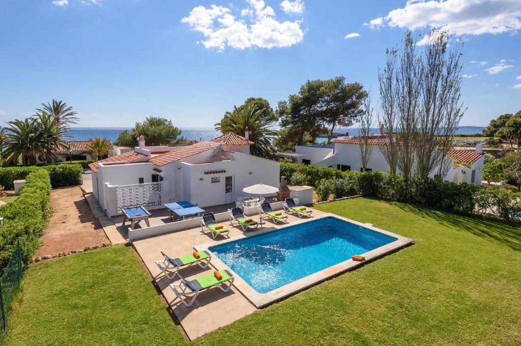 Villa Rosa Tomas by Villa Plus