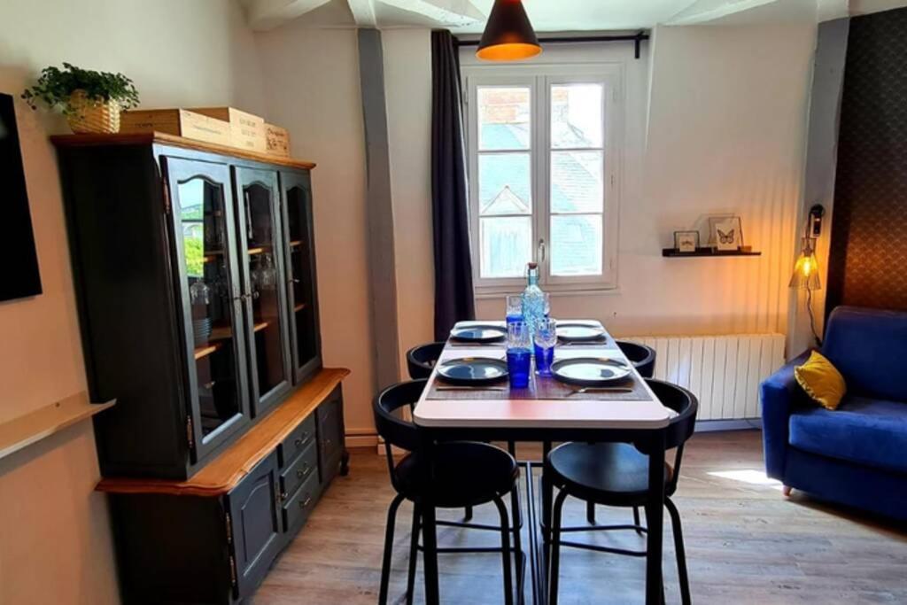 Appartement Loire et Château, Hyper Centre, vue Loire, Linge inclus, 3ème étage