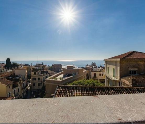 Al Teatro Antico Rooms & House