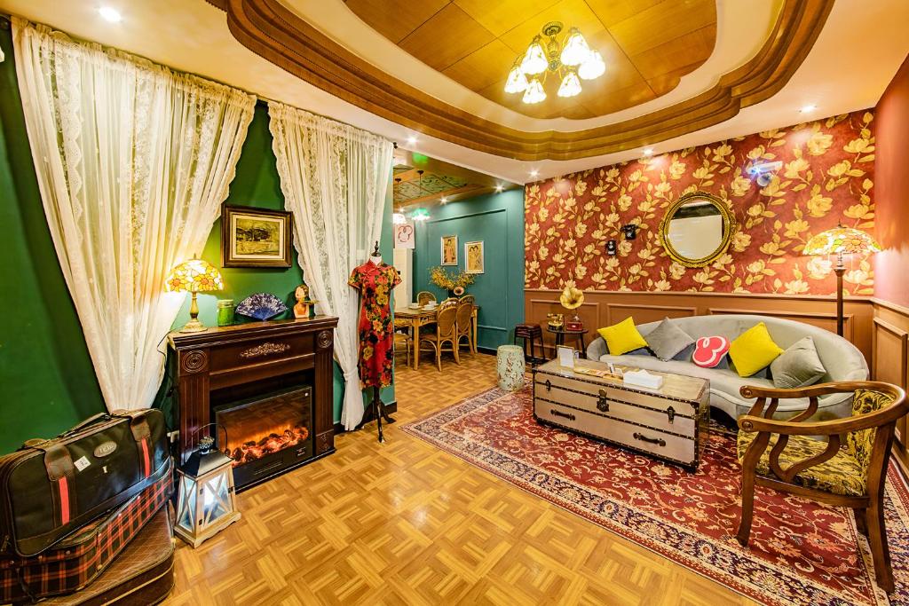 Locals Apartment House 08