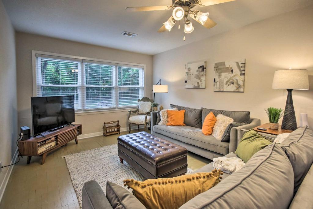 Lovely Tomball Home with Patio Less Than 1 Mi to Dtwn