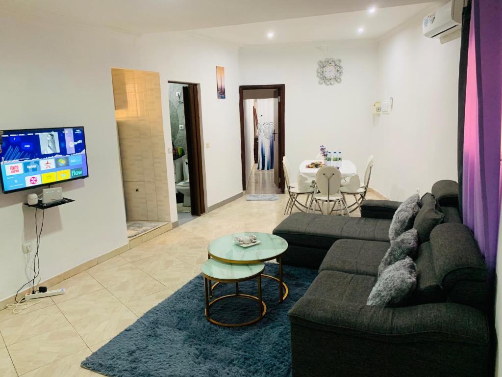 Spacious Beach Home Getaway In Luanda