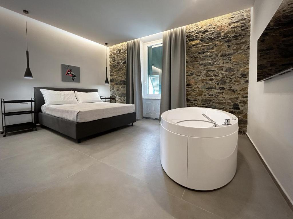 New Moon Rooms