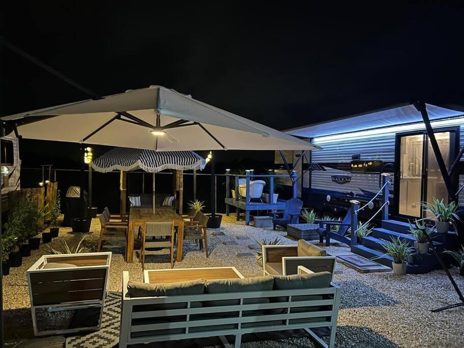 iconic rv with pool/ terrace