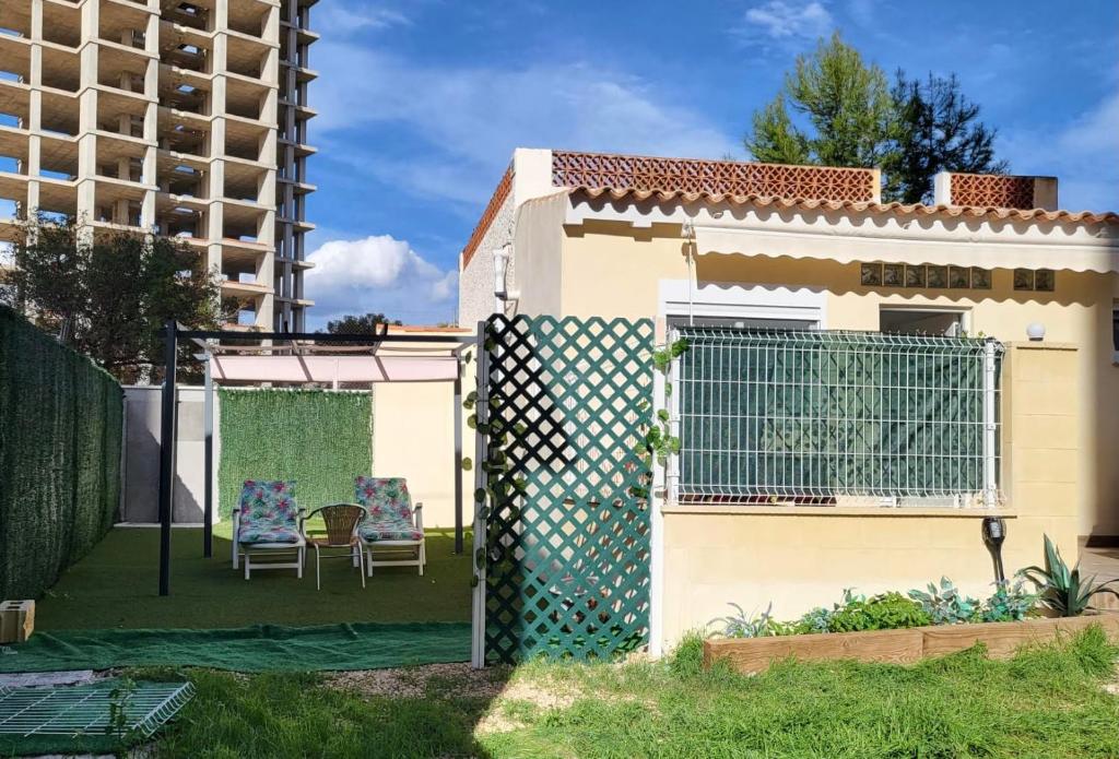 Apartamento Loft con terreno privado - a 800m de Playa Poniente