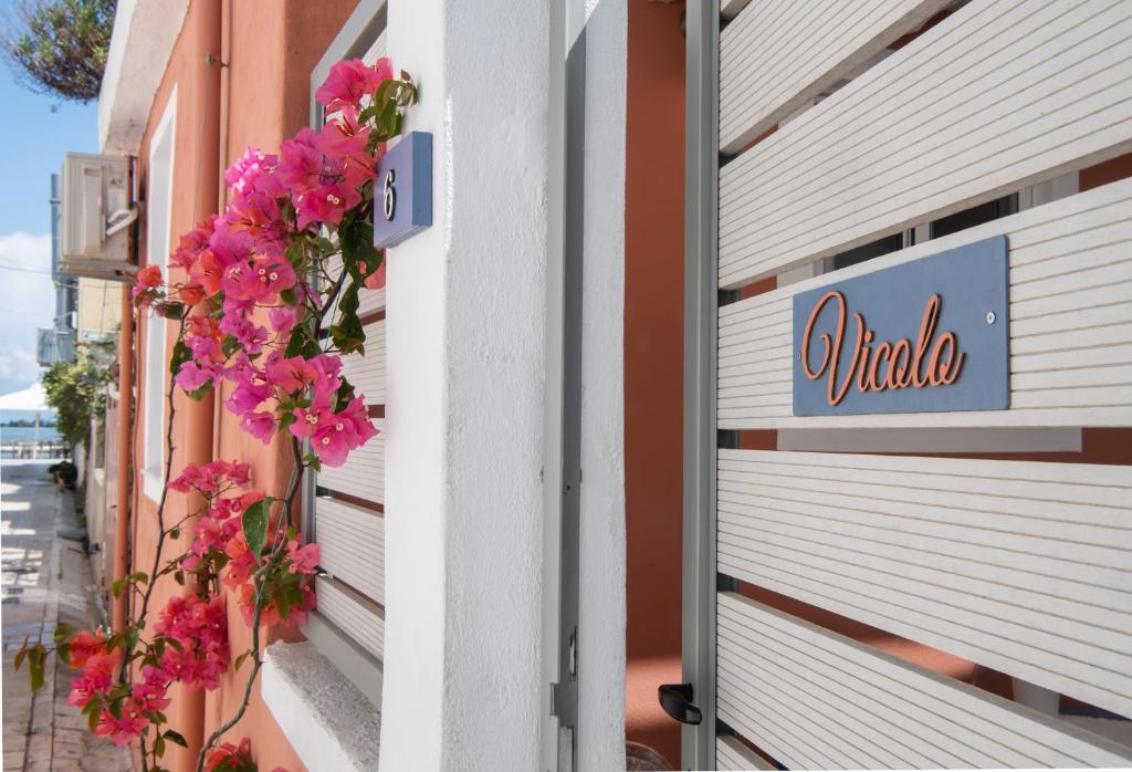 Vicolo Appartamenti Locali by Imagine Lefkada