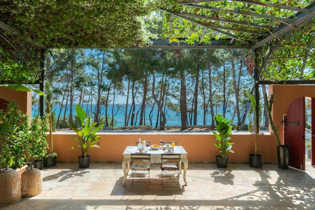 Scorpios Mansion / Downtown Skala / Seaside