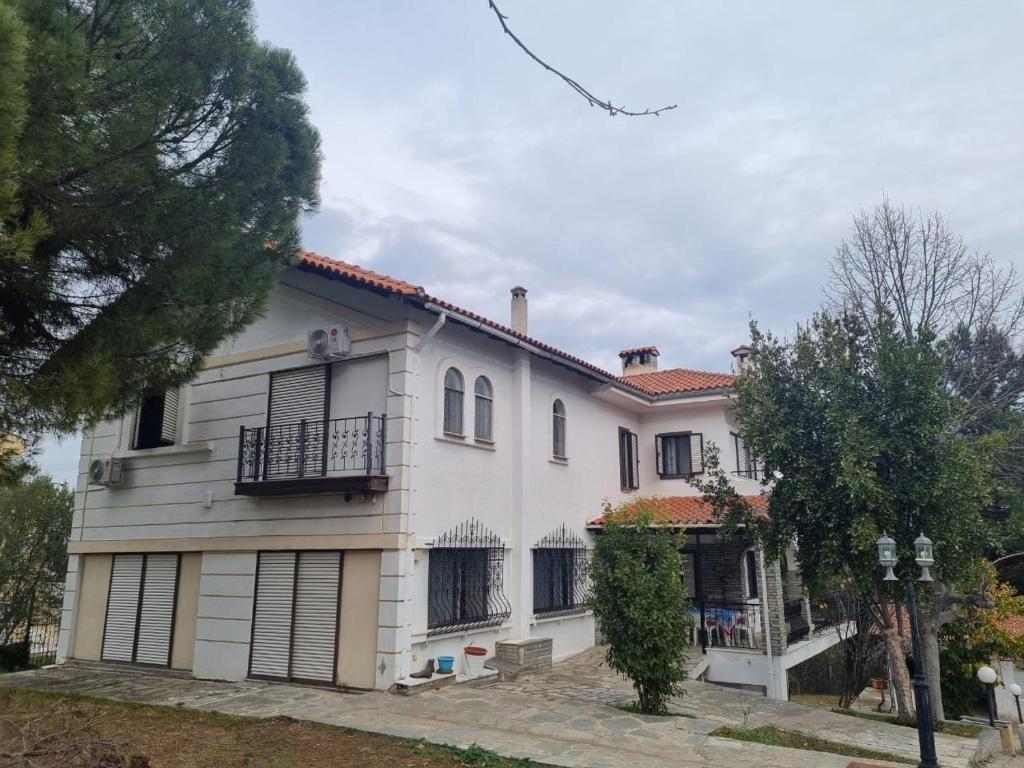 Villa in Trilofos-close to the beach