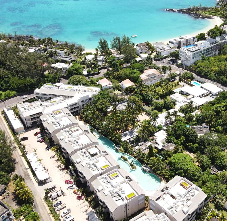 Villa Eden 2 bedrooms with Private Rooftop Terrace & Pool with access to private beachclub, Ki Residences, Pereybère, Grand Baie
