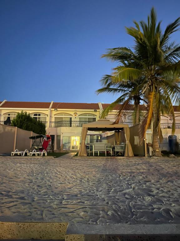 درة العروس فيلا البيلسان الشاطي الازرق