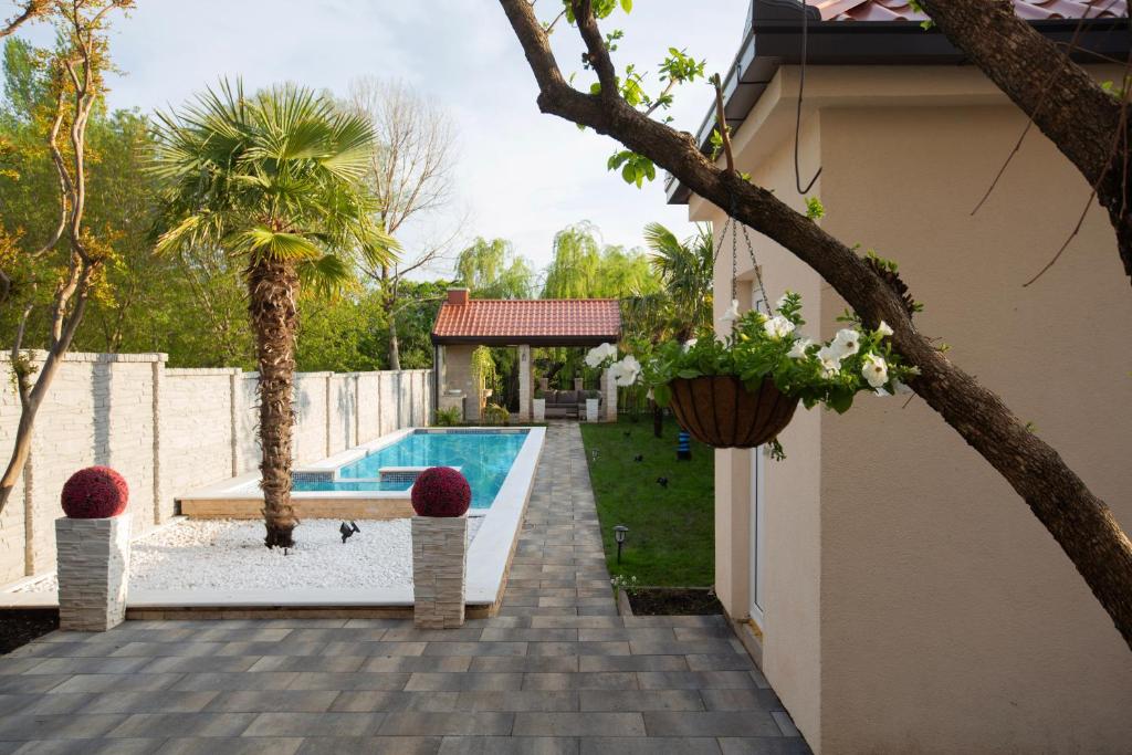 Villa Bura