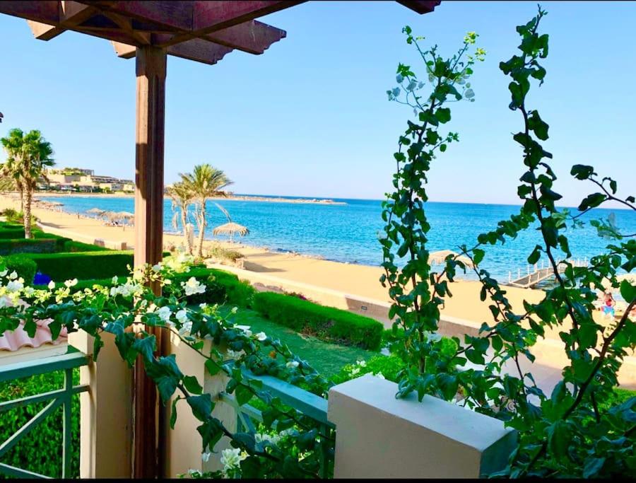 Amazing Beachfront townhouse chalet Ain Sokhna LaVista 1