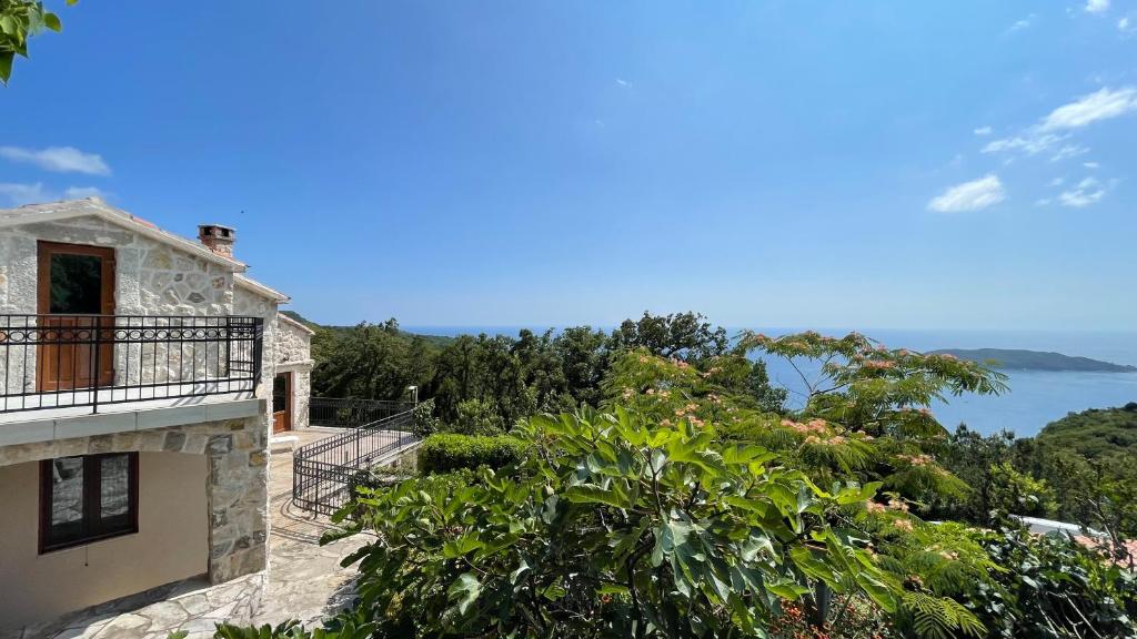 Mountains Villa near Budva