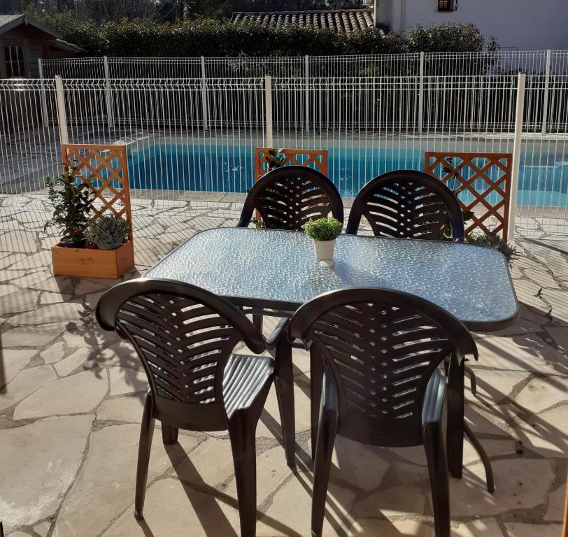 maison mitoyenne avec piscine Un moment chez Diane