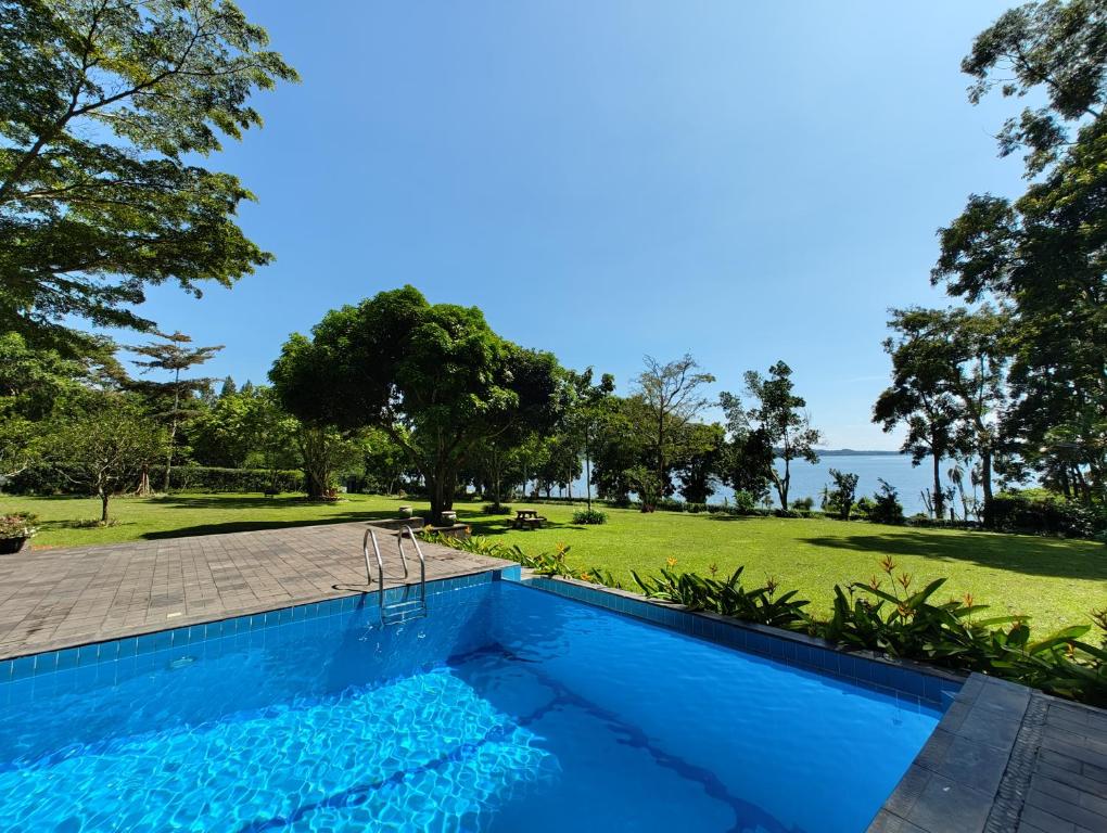 cottage with Lake view
