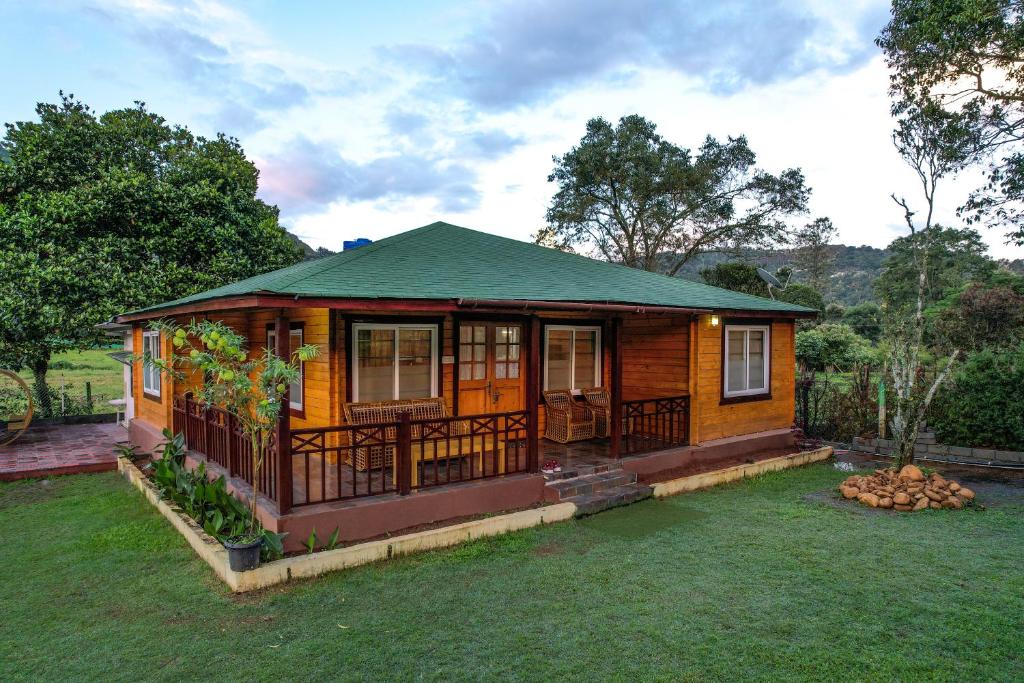 Xplore Indo - 4 BR Wooden Villa