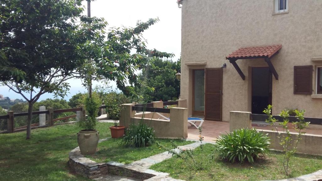 Bas de Villa chez Mr.Girolami Dominique